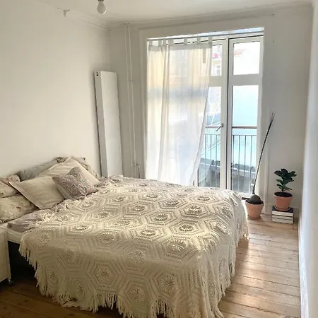 2 Bedroom In Central Appartement *